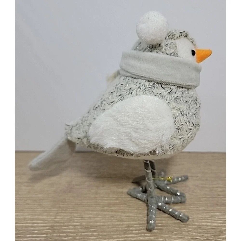 Wonder shop‎ Target 2020 - Amber our feathery friend wearing muffs & scarf